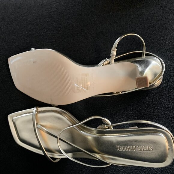 Steve Madden Women's "Locke" Gold Strappy Sandals Size: 9 - Picture 6 of 9